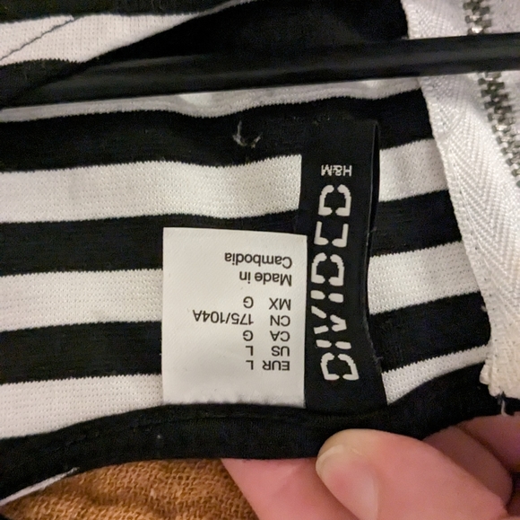 H&M Divided Black and White Stripe A line Dress in large - Picture 5 of 5